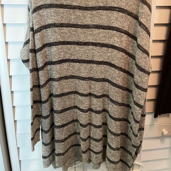 Free People sweater - Picture 1 of 2